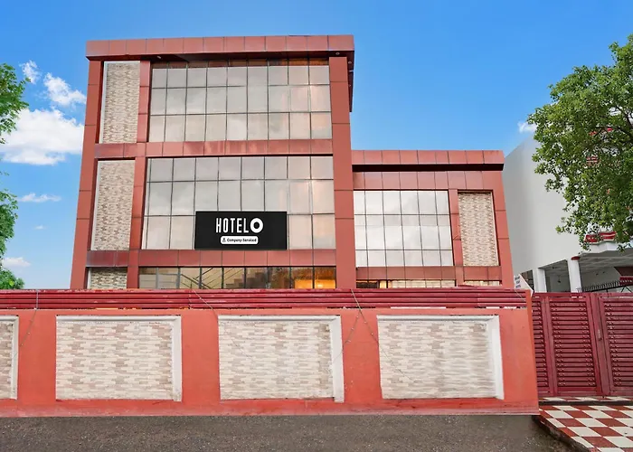 Super Hotel O Jankipuram Vikas Nagar