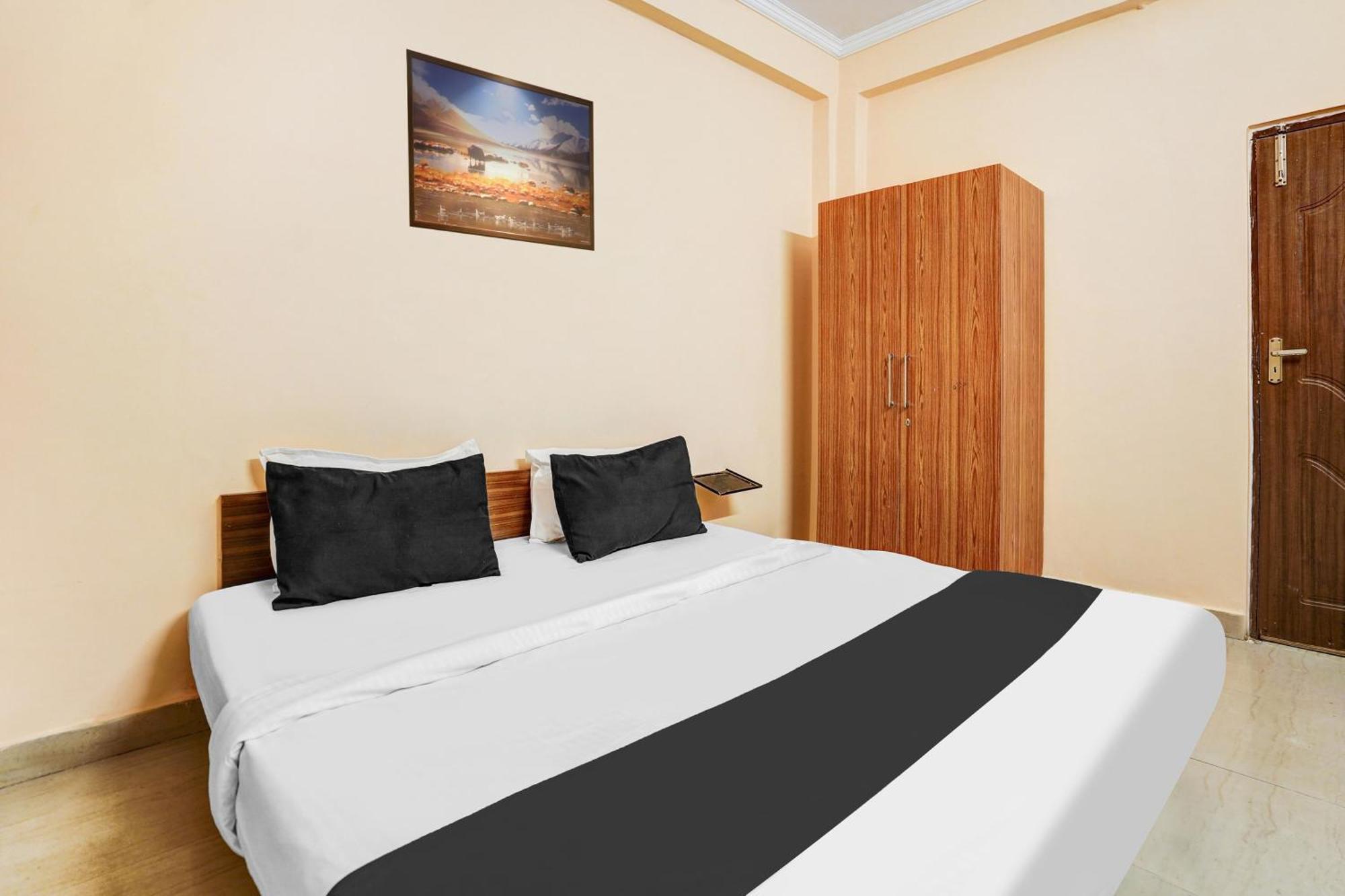Super O Jankipuram Vikas Nagar Hotel