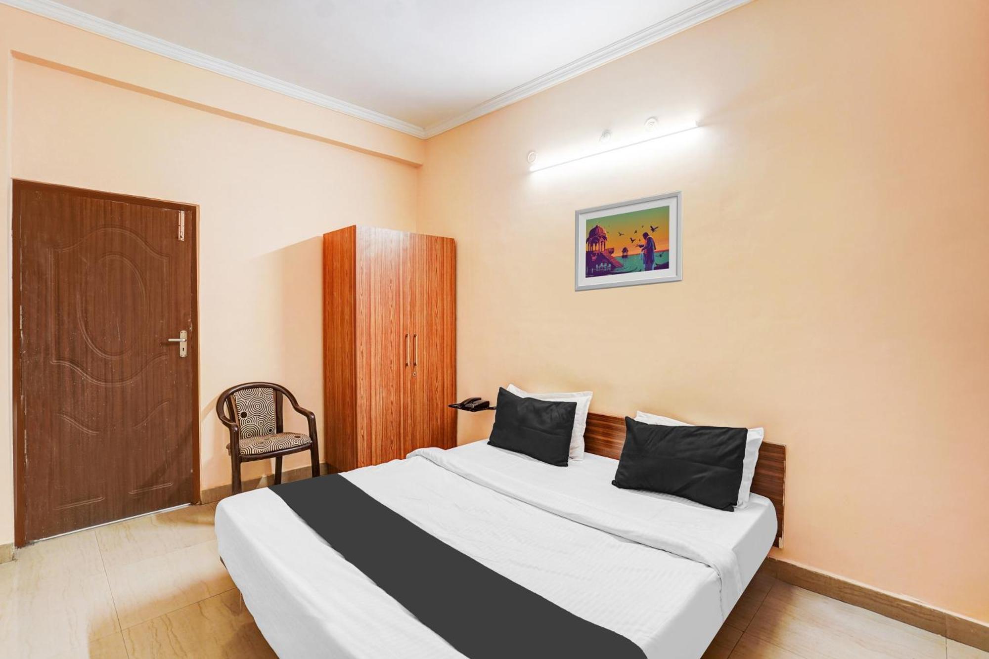 Super O Jankipuram Vikas Nagar Hotel
